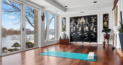 Lakefront Retreat w/ Sunroom, Patio & Kayak!