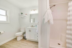 House (Multiple Bedrooms) | Interior - Dom Rodzinny Lakeview Getaway - Walk to Lake Huron (Rogers City)