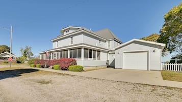 House (Multiple Bedrooms) | Interior