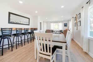 Hus (Multiple Bedrooms) | Interiör