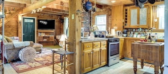Cozy Adirondack Cabin Retreat in West Chazy!