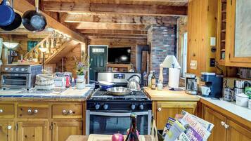 House (2 Bedrooms) | Interior