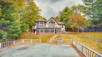 House (6 Bedrooms) | Interior