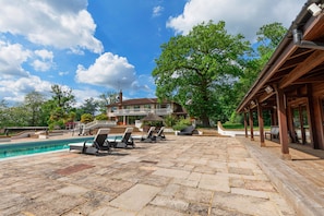 Outdoor pool, a heated pool - Spacious N.London Mansion w/Heated Pool, Games Room, Pool House & Tennis Court (Potters Bar)