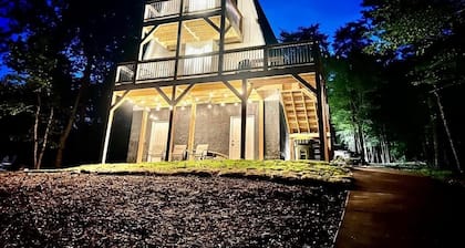 Private retreat on Lake Hartwell