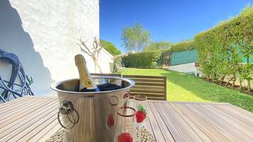 Apartamento, 2 habitaciones, terraza | Balcón