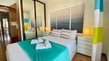 2 bedrooms, bed sheets