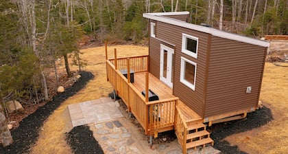 Tiny home in Chester Nova Scotia. Hosted by Dordean Suites