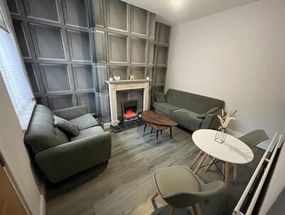 Lovely 4-bed Victorian House