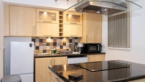 Unclassified image, 2 of 22, button - Withington Place
 (Withington)