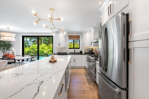 Fridge, microwave, oven, stovetop - POCKETFUL OF SUNSHINE ~ 5 BR Near Beach and Prime Fireworks Watching! (Key West)