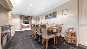 Cottage | Interior