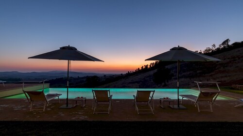 Casale Grottini 8, Emma Villas