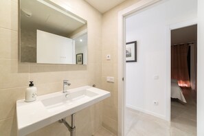 Shower, hair dryer, towels - Calafell Seaside Escape (Calafell)