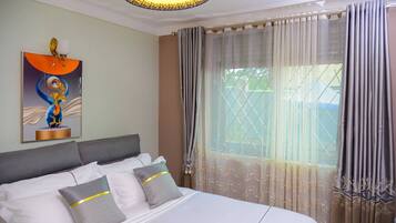 3 makuuhuonetta, silitysrauta/-lauta, internet, vuodevaatteet