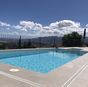 Outdoor pool - Spacious and light accommodation with private pool and stunning views. (Bédar)