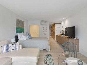 2 Schlafzimmer, Bügeleisen/Bügelbrett, Bettwäsche