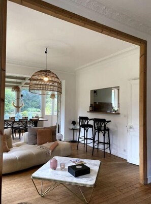 Living area - La Villa Lumaga, Située à 800 m des Célèbres Falaises Detretat (Étretat)