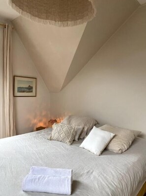 4 bedrooms, iron/ironing board, WiFi, bed sheets - La Villa Lumaga, Située à 800 m des Célèbres Falaises Detretat (Étretat)