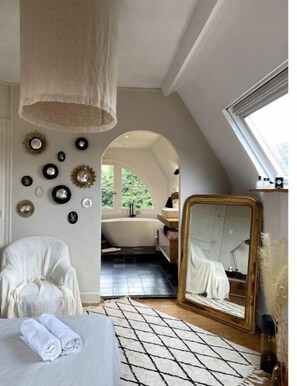 4 chambres, fer et planche à repasser, Wi-Fi, draps fournis