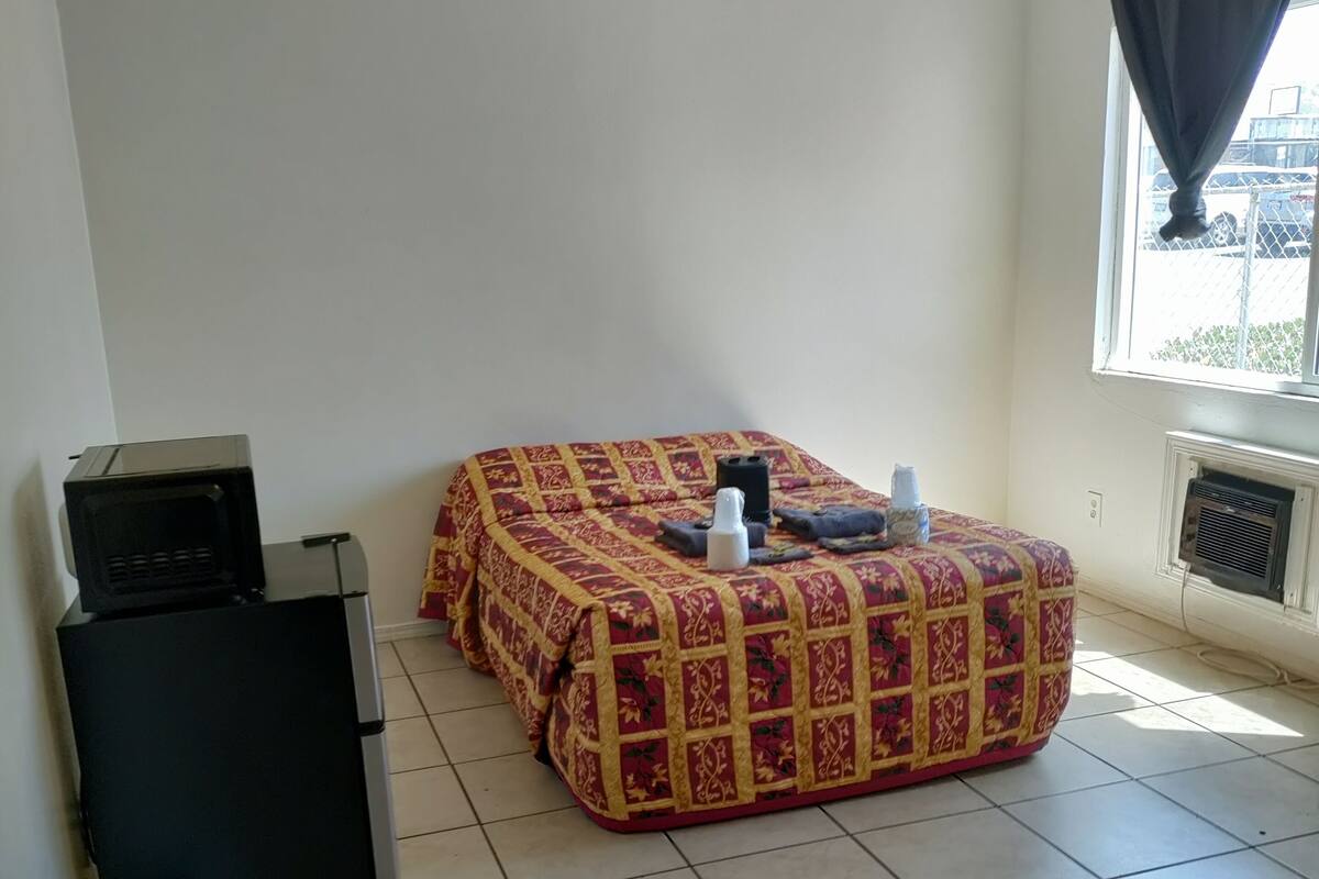 Comfort-studio | Yksilöllisesti kalustettu, ilmainen Wi-Fi, vuodevaatteet