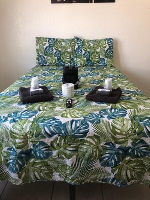 Monolocale comfort | Area soggiorno | Smart TV 32 pollici con canali via cavo, Netflix, Hulu