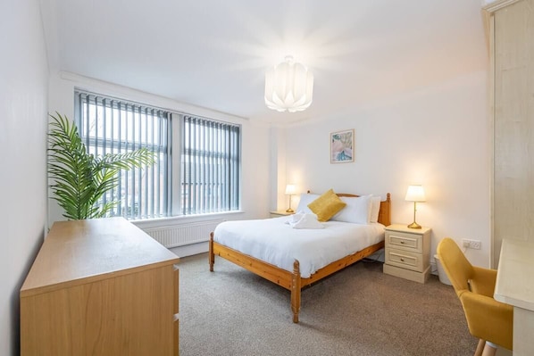 2 bedrooms, iron/ironing board, WiFi, bed sheets