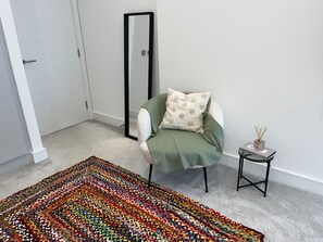 Apartment, 1 Queen-Bett | Wohnbereich