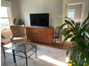 Interior - Cheerful 2 bedroom cottage
(Bristol)