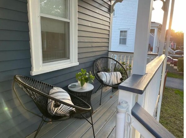 Property grounds - Cheerful 2 bedroom cottage
(Bristol)