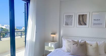 Phaedrus Living Byzantium Modern City Flat