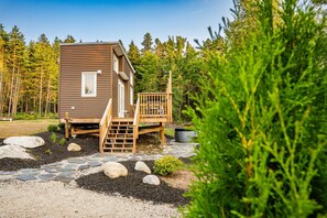 Exterior - Tiny home in Chester Nova Scotia. Hosted by Dordean Suites (Chester Basin)