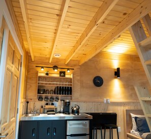 Interior - Tiny home in Chester Nova Scotia. Hosted by Dordean Suites (Chester Basin)