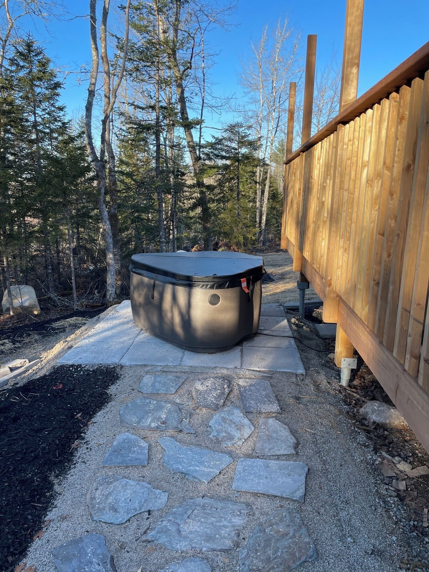 Bañera de hidromasaje al aire libre
