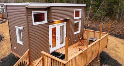 Tiny home in Chester Nova Scotia. Hosted by Dordean Suites