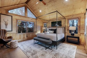 4 soverom, strykejern/-brett, wi-fi og sengetøy