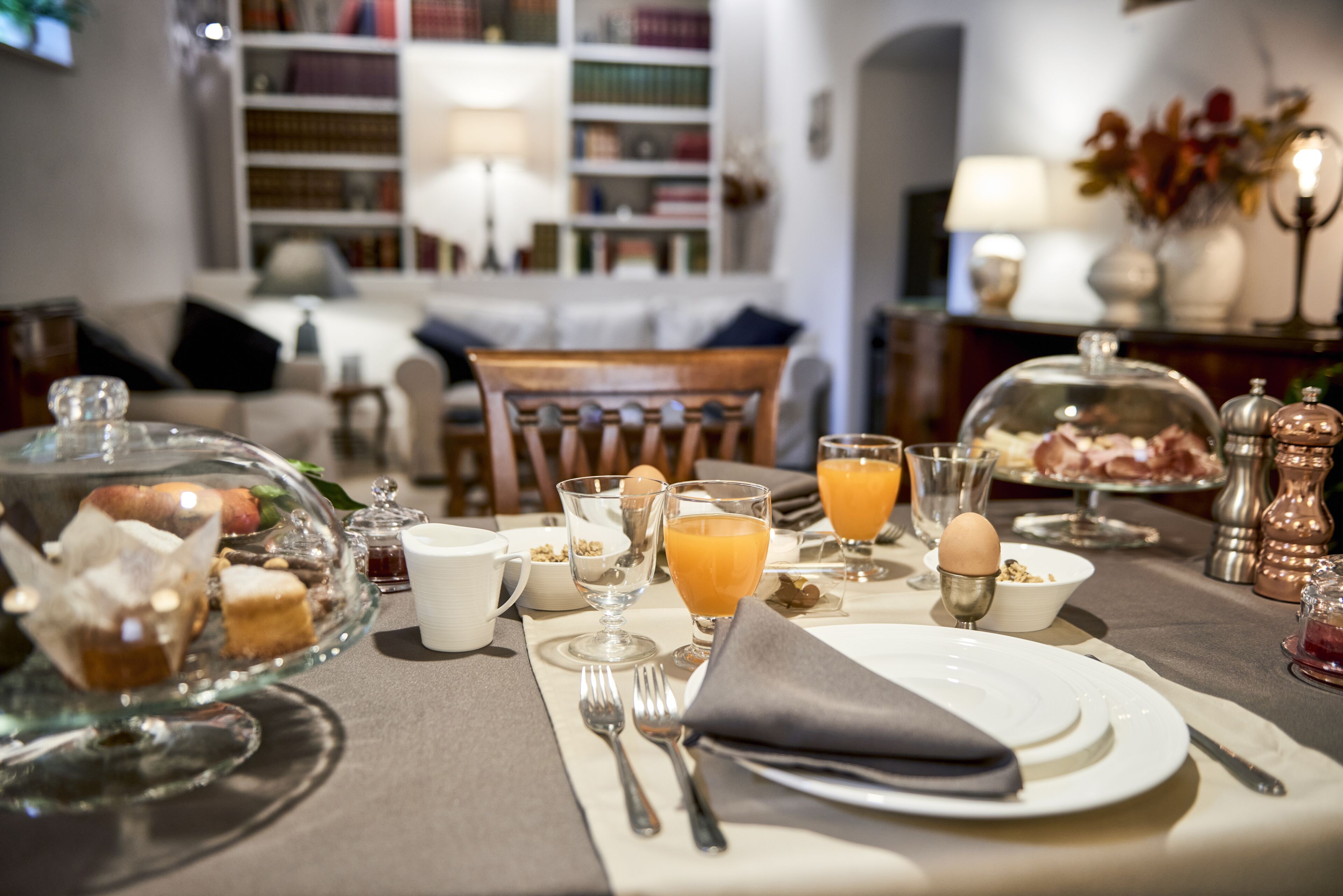 Desayuno completo (EUR 15 por persona) 