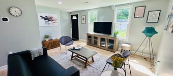 Comfy Lower Lvl Apt with Jetted Tub Near Uptown and UNC