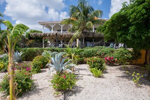 Property grounds - Private Resort located at the Spanish Water near Jan Thiel Culinary Beach. (Jan Thiel)