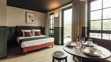 Estudio superior, Terraza | Tabla de planchar con plancha, cunas, wifi gratis y ropa de cama