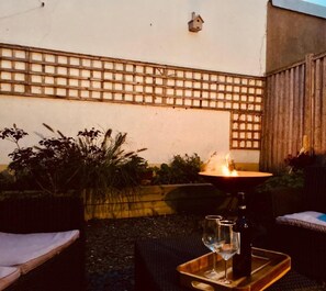 House, Multiple Beds | Property grounds - Charming 3-bed House in London (London)