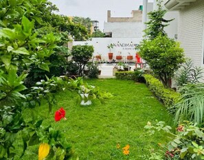 Property grounds - Anandmai Ghar, Gwalior
 (Gwalior)