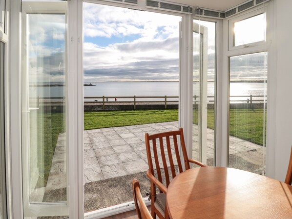 Dining - Fairwinds (Newbiggin-by-the-Sea)