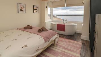 3 camere, con stile personalizzato, con arredamento individuale