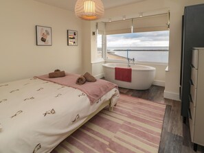 3 Schlafzimmer, individuell dekoriert, individuell eingerichtet