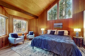 3 bedrooms, desk, iron/ironing board, internet