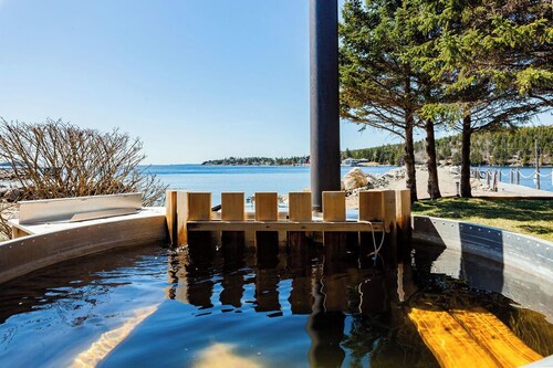 Oceanfront 2bdrm Cottage w/ Private Salt Water Hot Tub & woodstove – C4