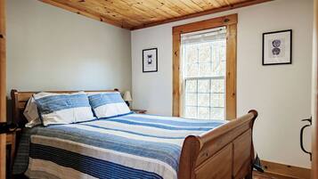 2 dormitoris, escriptori i planxa i posts de planxar