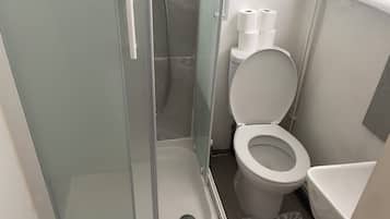 Apartment | Bathroom | Shower, towels