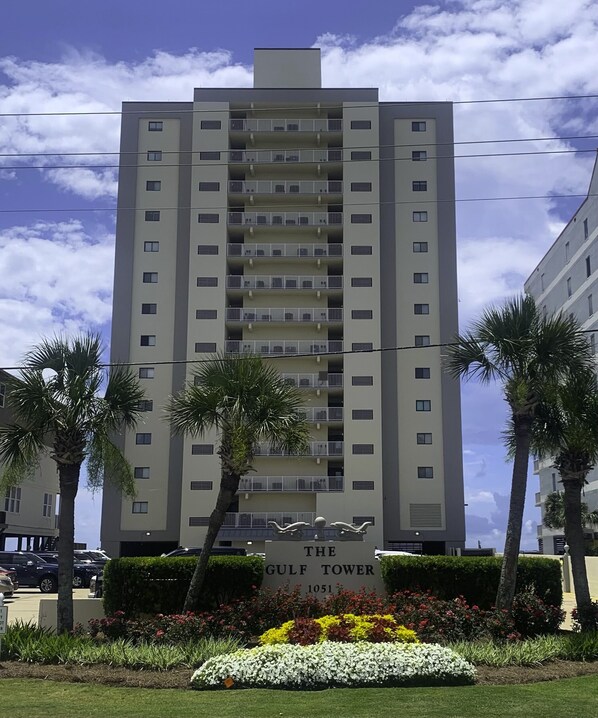 Exterior - Directly on the beach. Gulf Tower 6B is your perfect destination! (Gulf Shores)